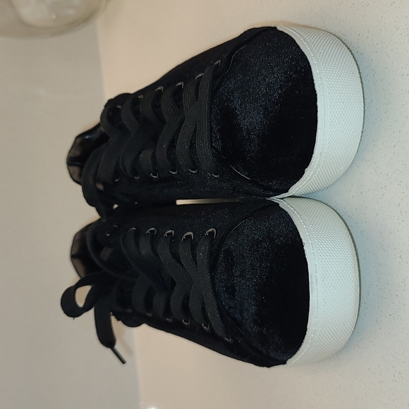 New In Box Circus by Sam Edelman Caprice back velvet sneakers Sneakrina US 6.5 - Picture 2 of 6